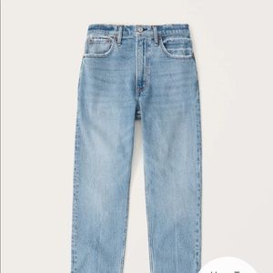 Abercrombie mom jean light wash 30 short